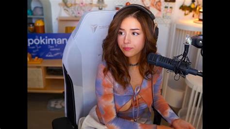 pokimane nip|Pokimane Suffers Wardrobe Malfunction On Stream,。